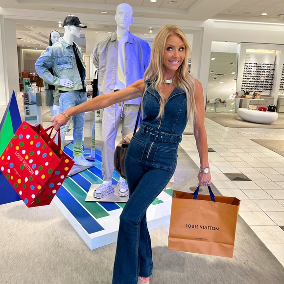 Meet your Posher, Heather - Picture 6 of 17